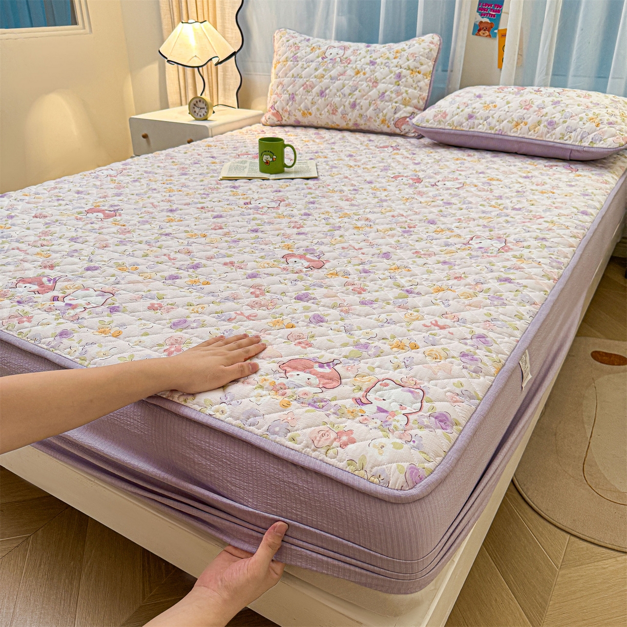 91家纺网 家纺一手货源 找家纺 雯豆家纺 2025新款复古风皱皱棉印花夹棉床笠三件套加厚床垫保护套 可爱TK