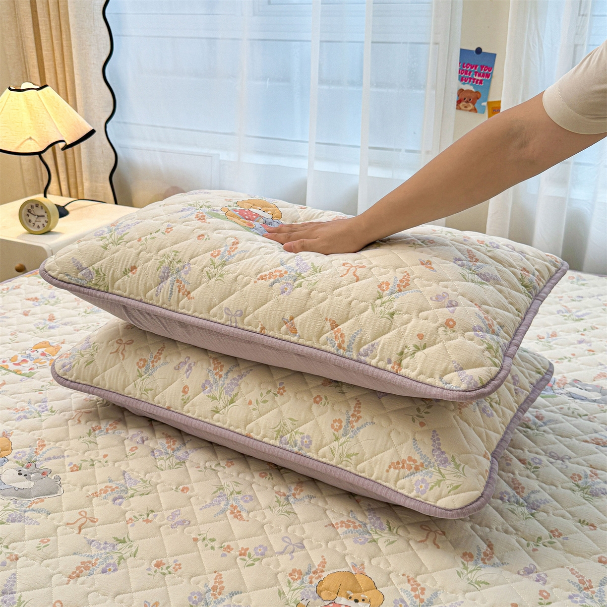 91家纺网 家纺一手货源 找家纺 雯豆家纺 2025新款复古风皱皱棉印花夹棉床笠三件套加厚床垫保护套 快乐萌宝