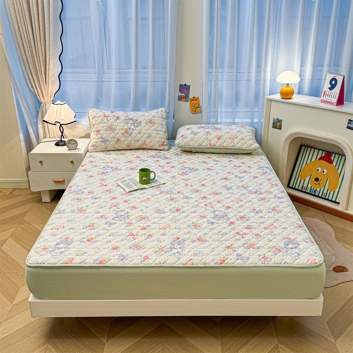 91家纺网 家纺一手货源 找家纺 雯豆家纺 2025新款复古风皱皱棉印花夹棉床笠三件套加厚床垫保护套 快乐时光