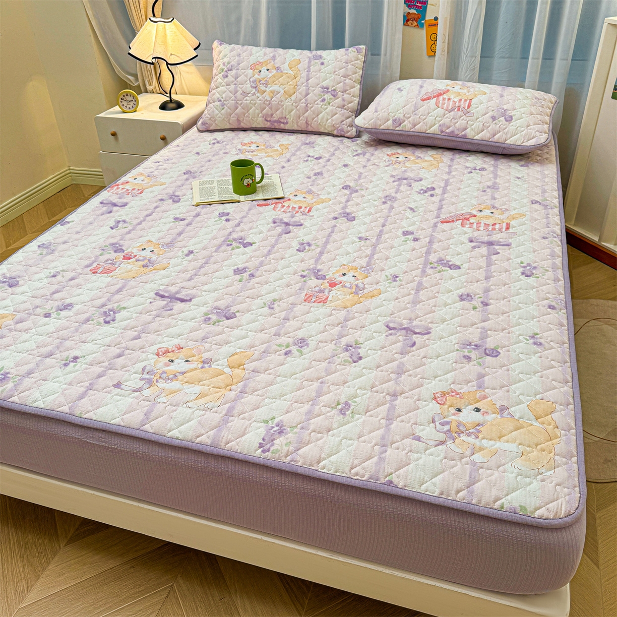 91家纺网 家纺一手货源 找家纺 雯豆家纺 2025新款复古风皱皱棉印花夹棉床笠三件套加厚床垫保护套 毛球团团