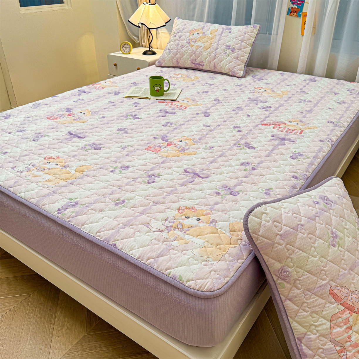 91家纺网 家纺一手货源 找家纺 雯豆家纺 2025新款复古风皱皱棉印花夹棉床笠三件套加厚床垫保护套 毛球团团