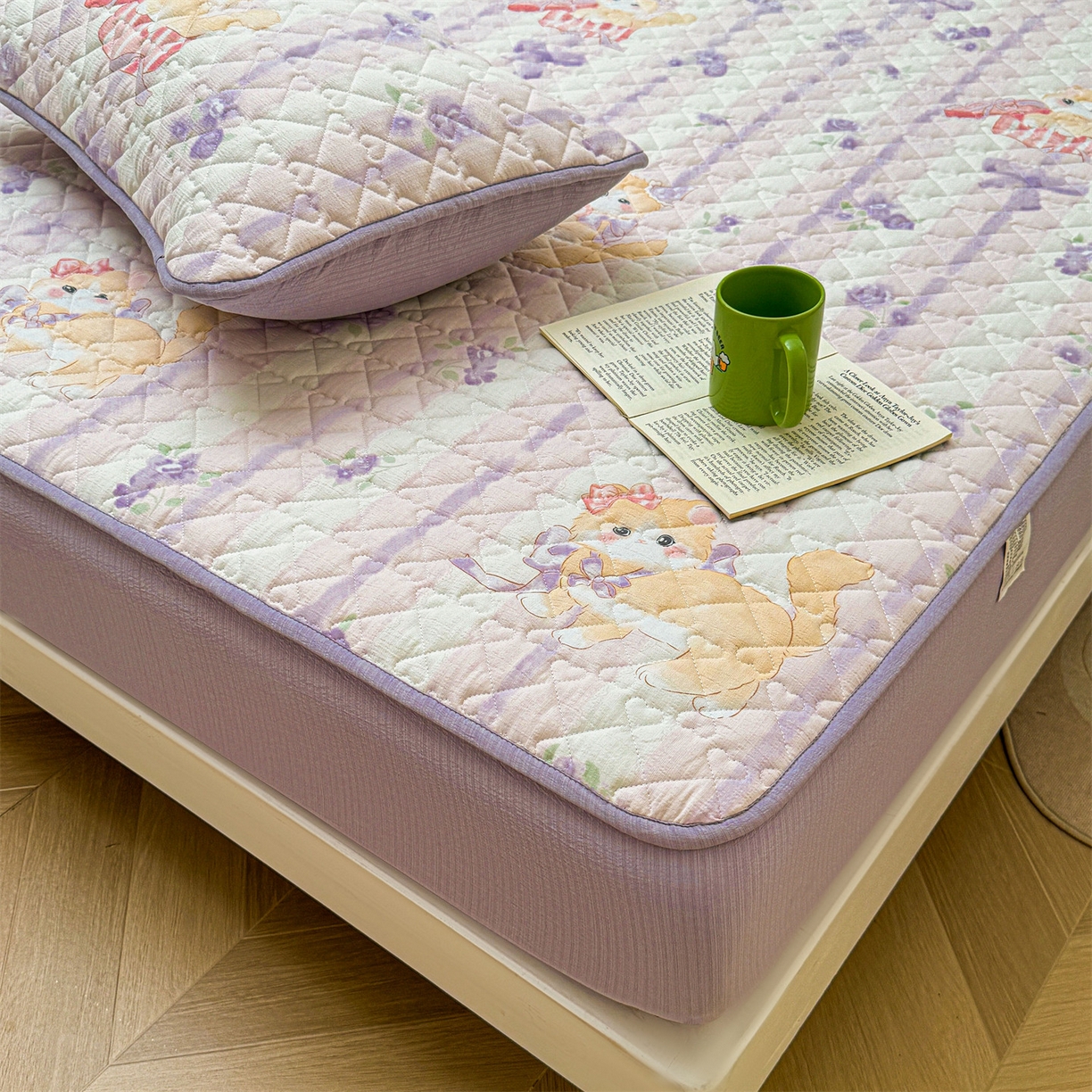 91家纺网 家纺一手货源 找家纺 雯豆家纺 2025新款复古风皱皱棉印花夹棉床笠三件套加厚床垫保护套 毛球团团