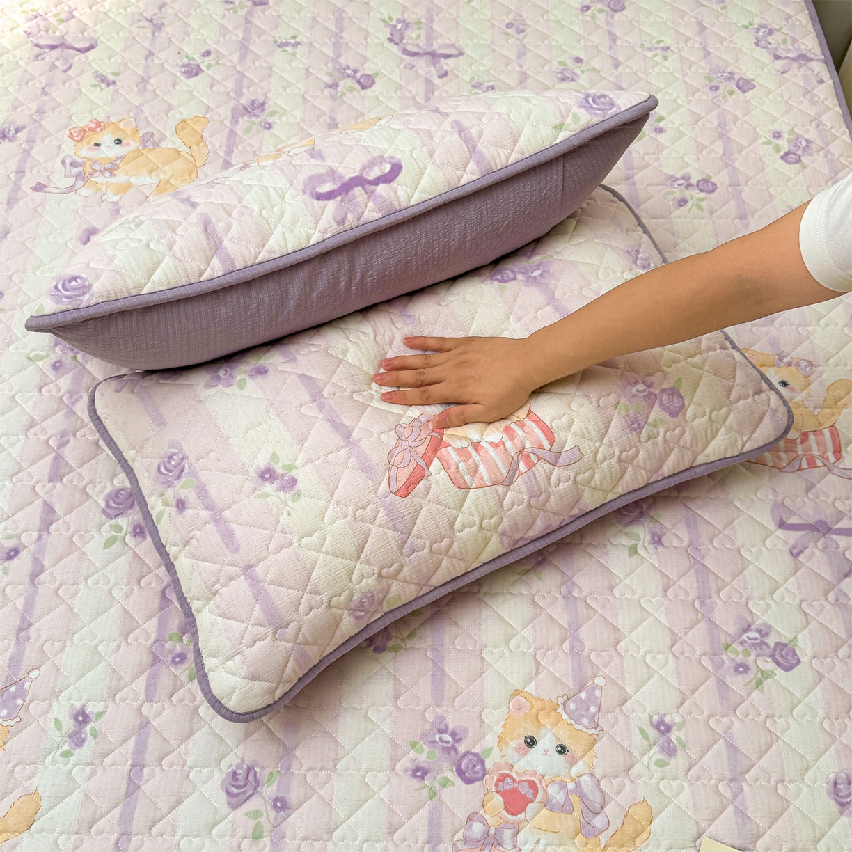 91家纺网 家纺一手货源 找家纺 雯豆家纺 2025新款复古风皱皱棉印花夹棉床笠三件套加厚床垫保护套 毛球团团