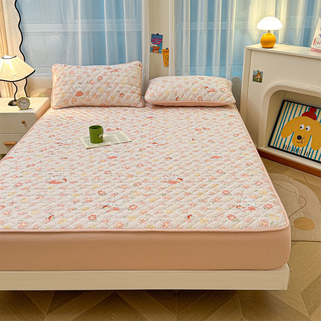 91家纺网 家纺一手货源 找家纺 雯豆家纺 2025新款复古风皱皱棉印花夹棉床笠三件套加厚床垫保护套 蘑菇仙子