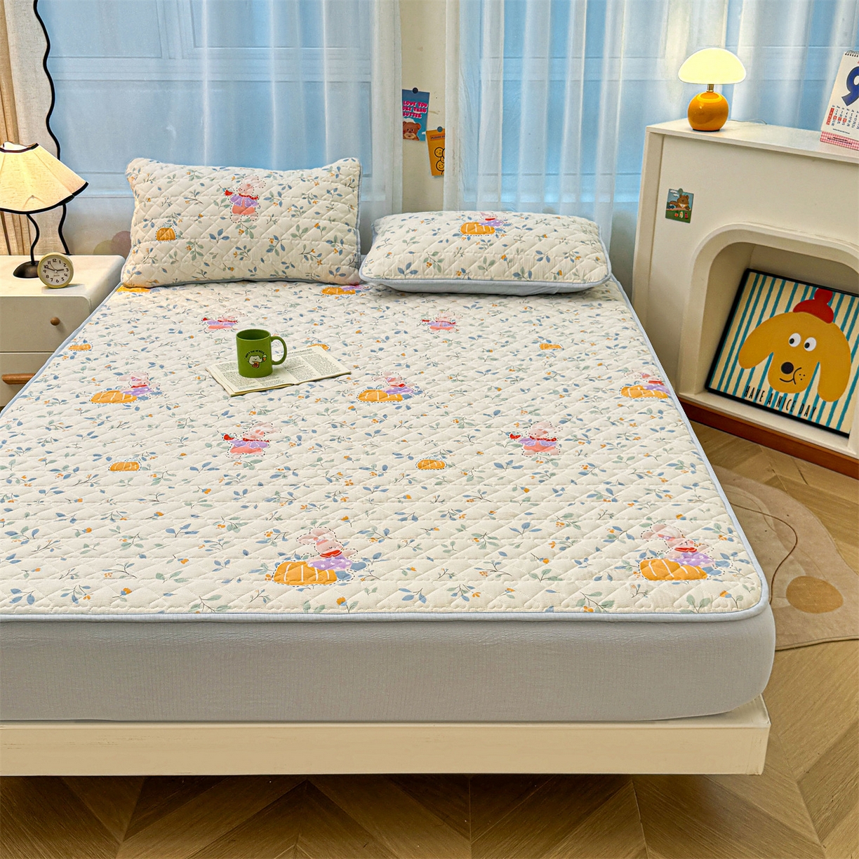 91家纺网 家纺一手货源 找家纺 雯豆家纺 2025新款复古风皱皱棉印花夹棉床笠三件套加厚床垫保护套 小苍兰