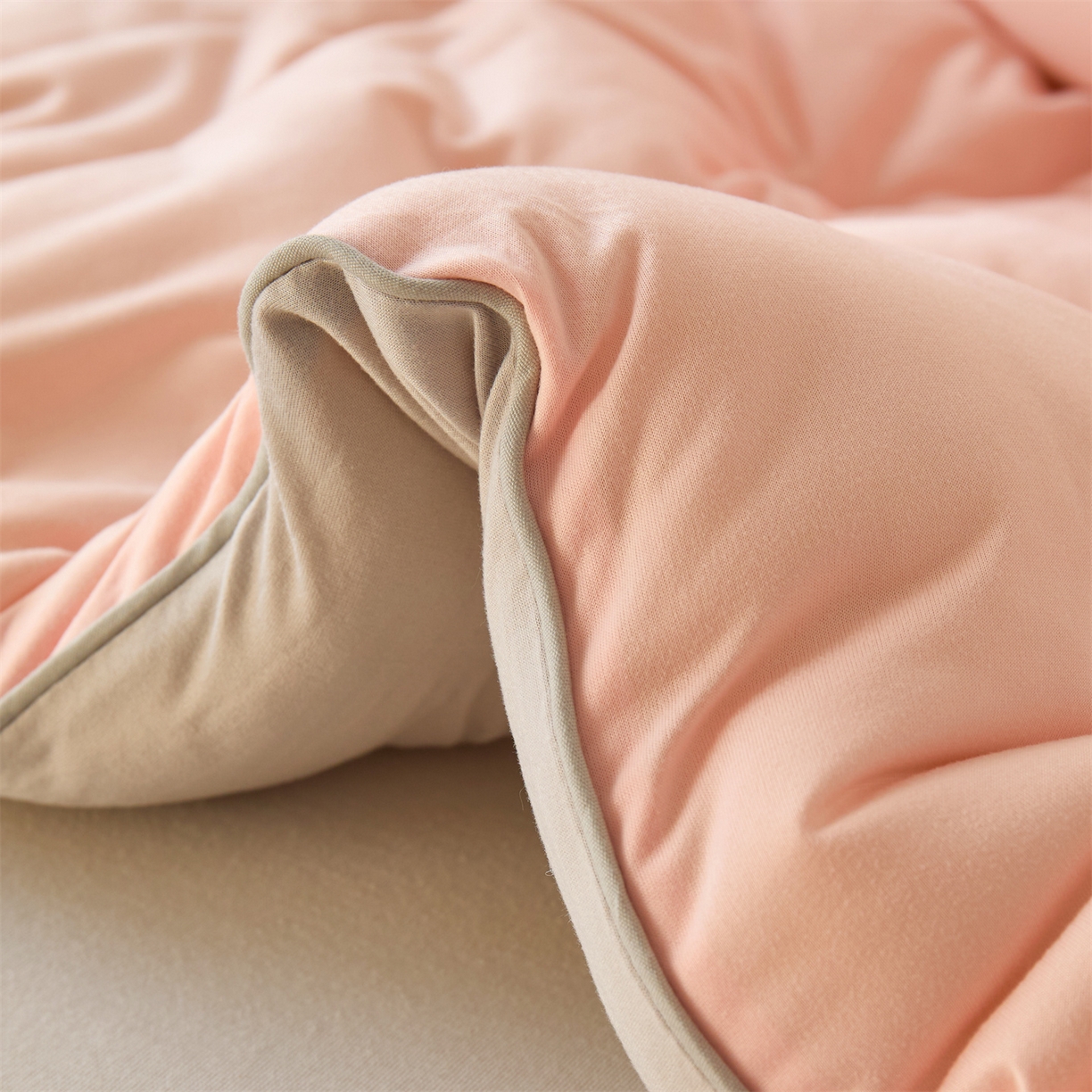 91家纺网 家纺一手货源 找家纺 小叮当家纺仓储工厂店 2025新款A类针织棉大豆被系列被子被芯春秋被冬被 云朵棉-豆沙粉