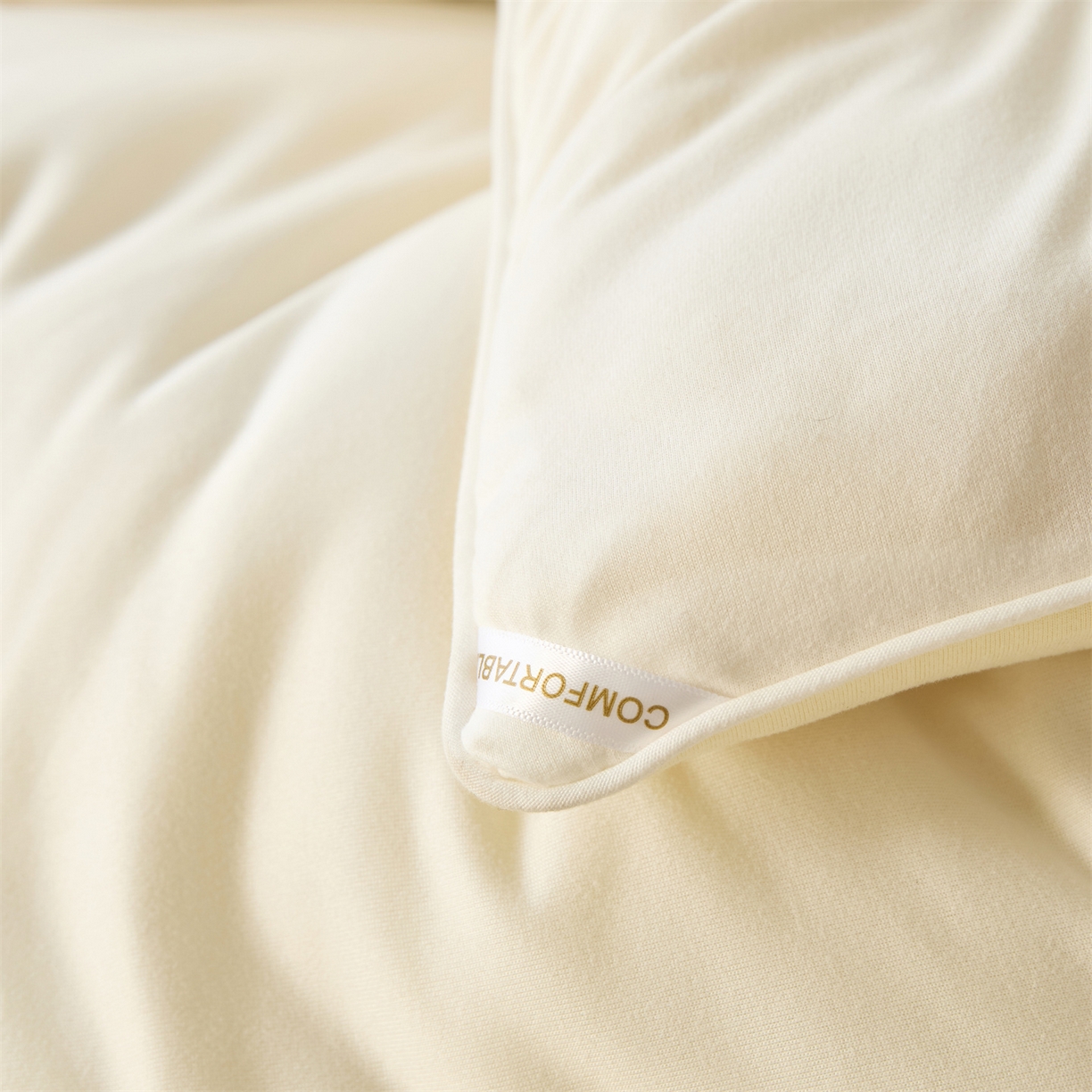 91家纺网 家纺一手货源 找家纺 小叮当家纺仓储工厂店 2025新款A类针织棉大豆被系列被子被芯春秋被冬被 云朵棉-奶昔白