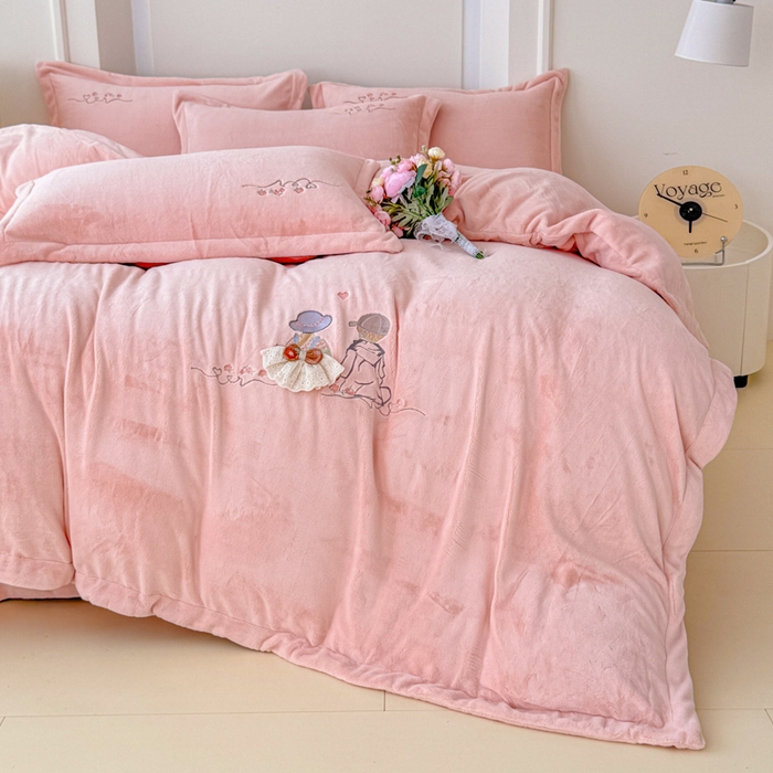 91家纺网 家纺一手货源 找家纺 保罗圣迪奥 2025新款250克全消光牛奶绒四件套-安妮 安妮-粉色