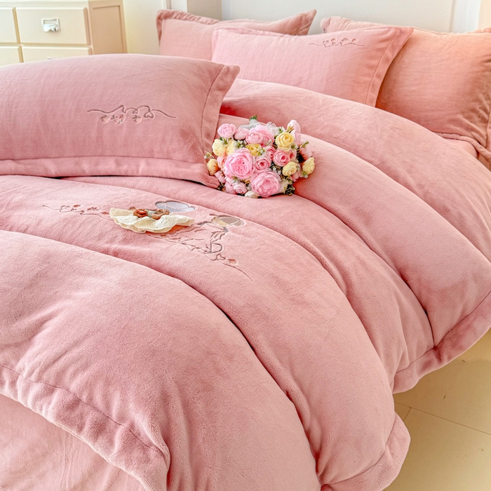 91家纺网 家纺一手货源 找家纺 保罗圣迪奥 2025新款250克全消光牛奶绒四件套-安妮 安妮-豆沙色