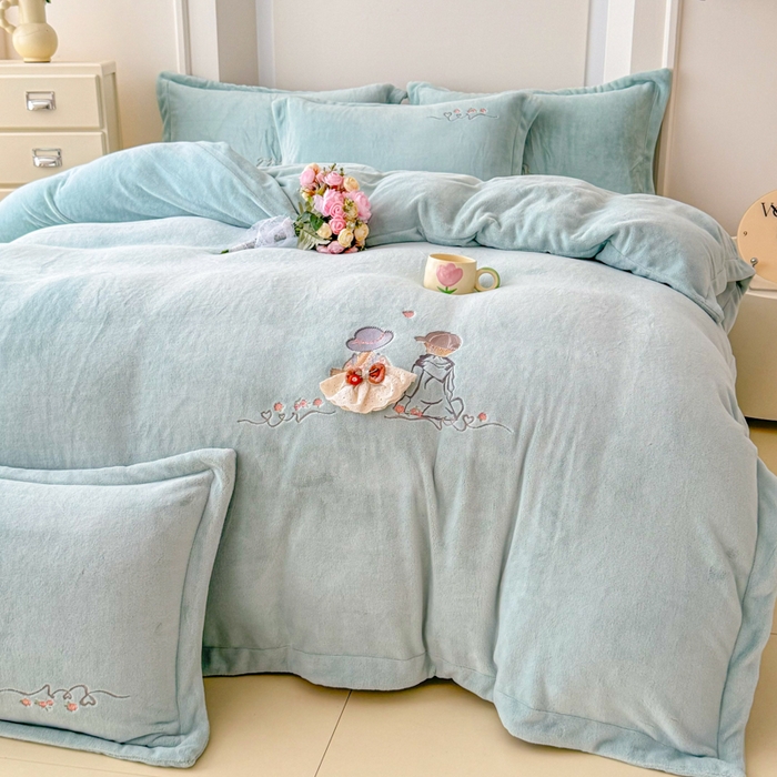 91家纺网 家纺一手货源 找家纺 保罗圣迪奥 2025新款250克全消光牛奶绒四件套-安妮 安妮-蓝色