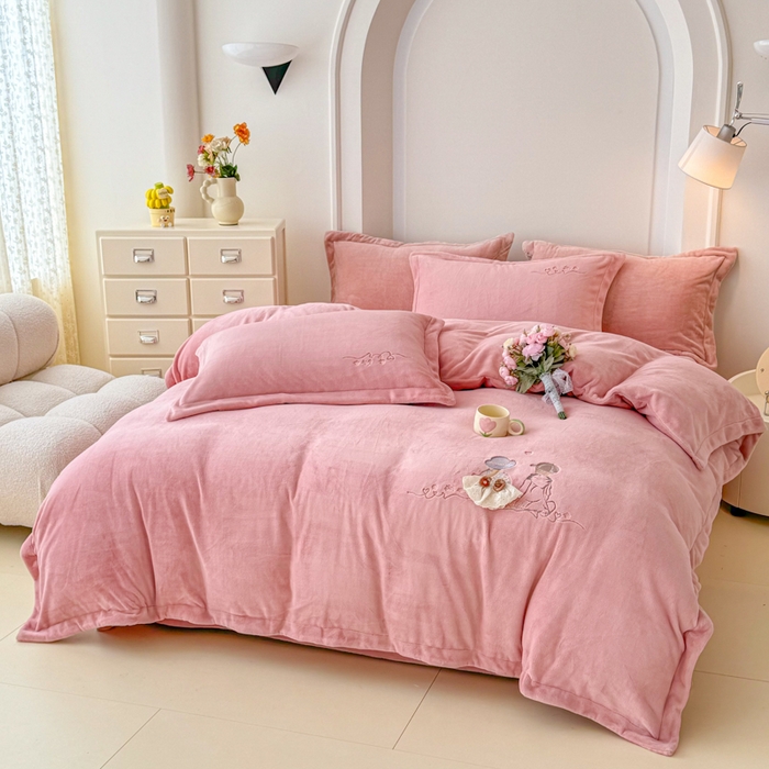 91家纺网 家纺一手货源 找家纺 保罗圣迪奥 2025新款250克全消光牛奶绒四件套-安妮 安妮-豆沙色