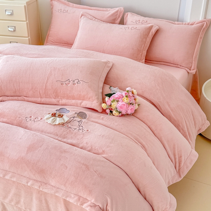 91家纺网 家纺一手货源 找家纺 保罗圣迪奥 2025新款250克全消光牛奶绒四件套-安妮 安妮-粉色