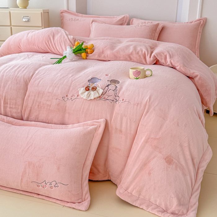 91家纺网 家纺一手货源 找家纺 保罗圣迪奥 2025新款250克全消光牛奶绒四件套-安妮 安妮-粉色