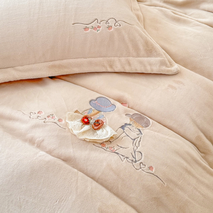 91家纺网 家纺一手货源 找家纺 保罗圣迪奥 2025新款250克全消光牛奶绒四件套-安妮 安妮-卡其