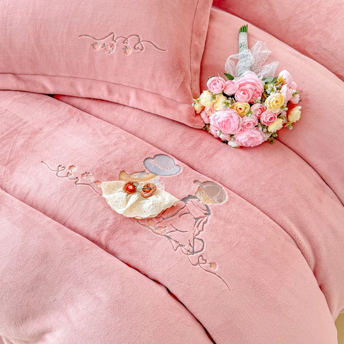 91家纺网 家纺一手货源 找家纺 保罗圣迪奥 2025新款250克全消光牛奶绒四件套-安妮 安妮-豆沙色