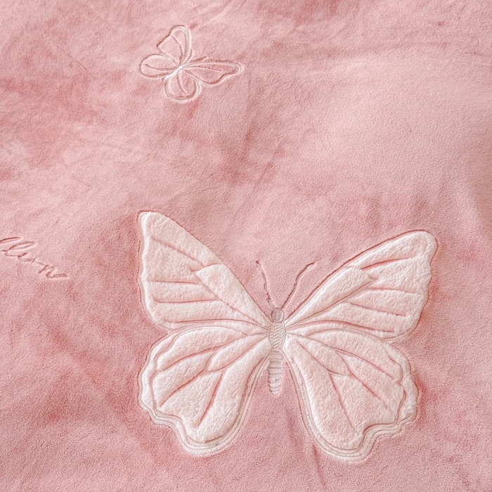 91家纺网 家纺一手货源 找家纺 保罗圣迪奥 2025新款250克全消光牛奶绒四件套-蝶曼 蝶曼-深粉色