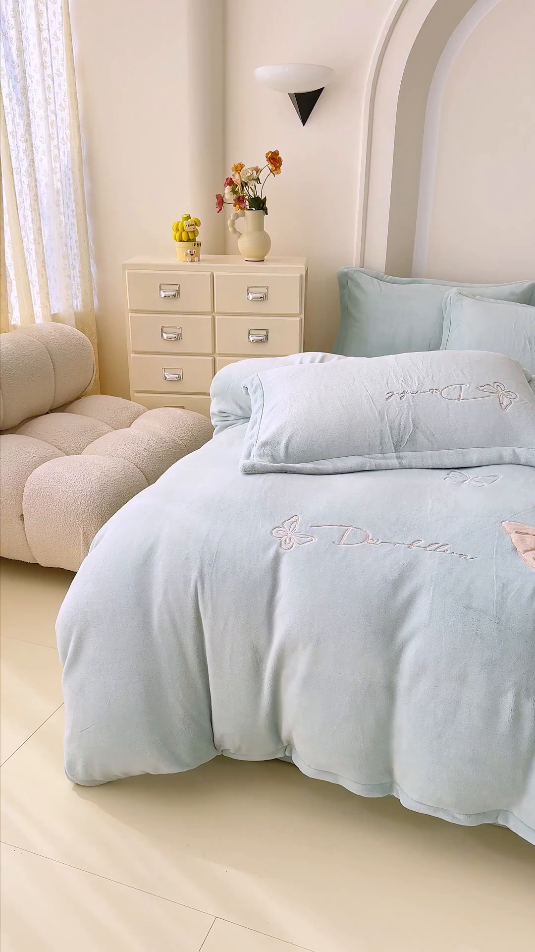 91家纺网 家纺一手货源 找家纺 保罗圣迪奥 2025新款250克全消光牛奶绒四件套-蝶曼 蝶曼-蓝色