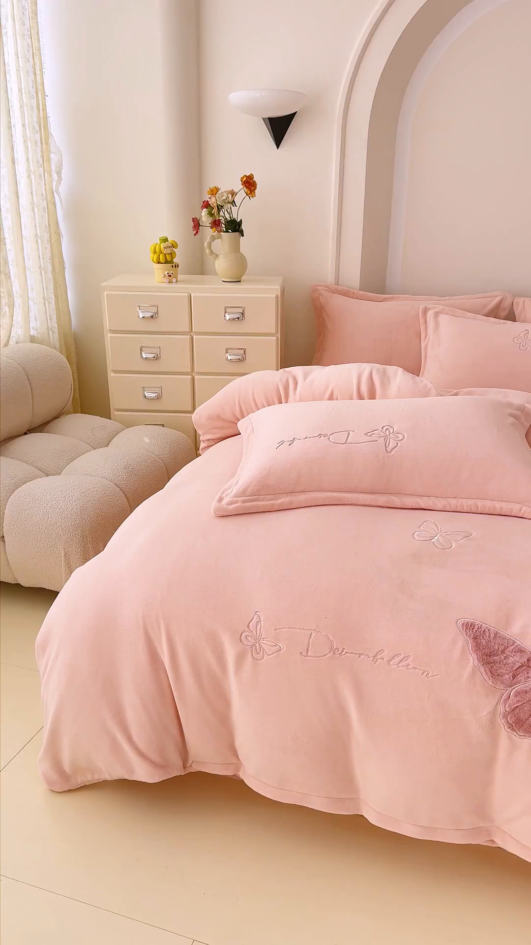 91家纺网 家纺一手货源 找家纺 （总）保罗圣迪奥 2025新款250克全消光牛奶绒四件套-蝶曼