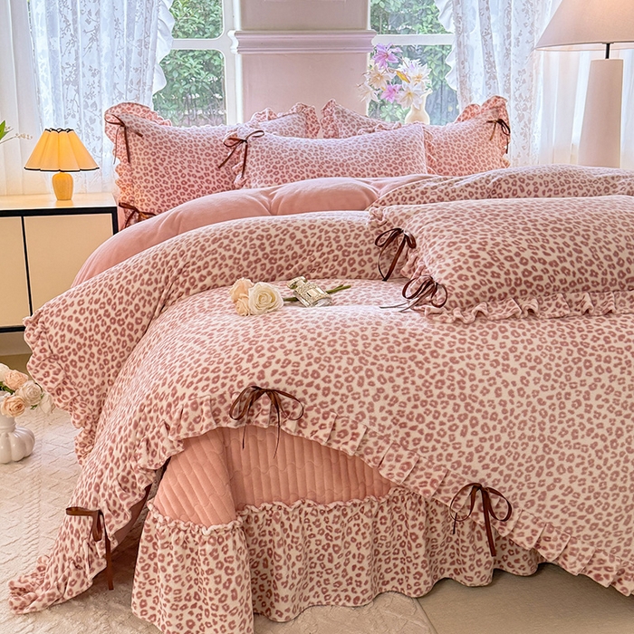 91家纺网 家纺一手货源 找家纺 （总）韩约家纺 2025新款韩式蝴蝶结牛奶绒床盖款四件套