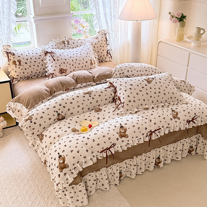 91家纺网 家纺一手货源 找家纺 韩约家纺 2025新款韩式蝴蝶结牛奶绒床盖款四件套 豹纹小熊