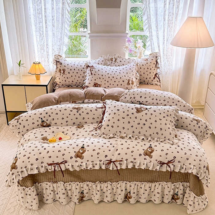 91家纺网 家纺一手货源 找家纺 韩约家纺 2025新款韩式蝴蝶结牛奶绒床盖款四件套 豹纹小熊