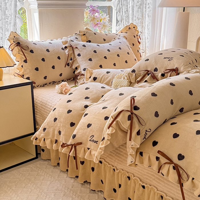 91家纺网 家纺一手货源 找家纺 韩约家纺 2025新款韩式蝴蝶结牛奶绒床盖款四件套 可心