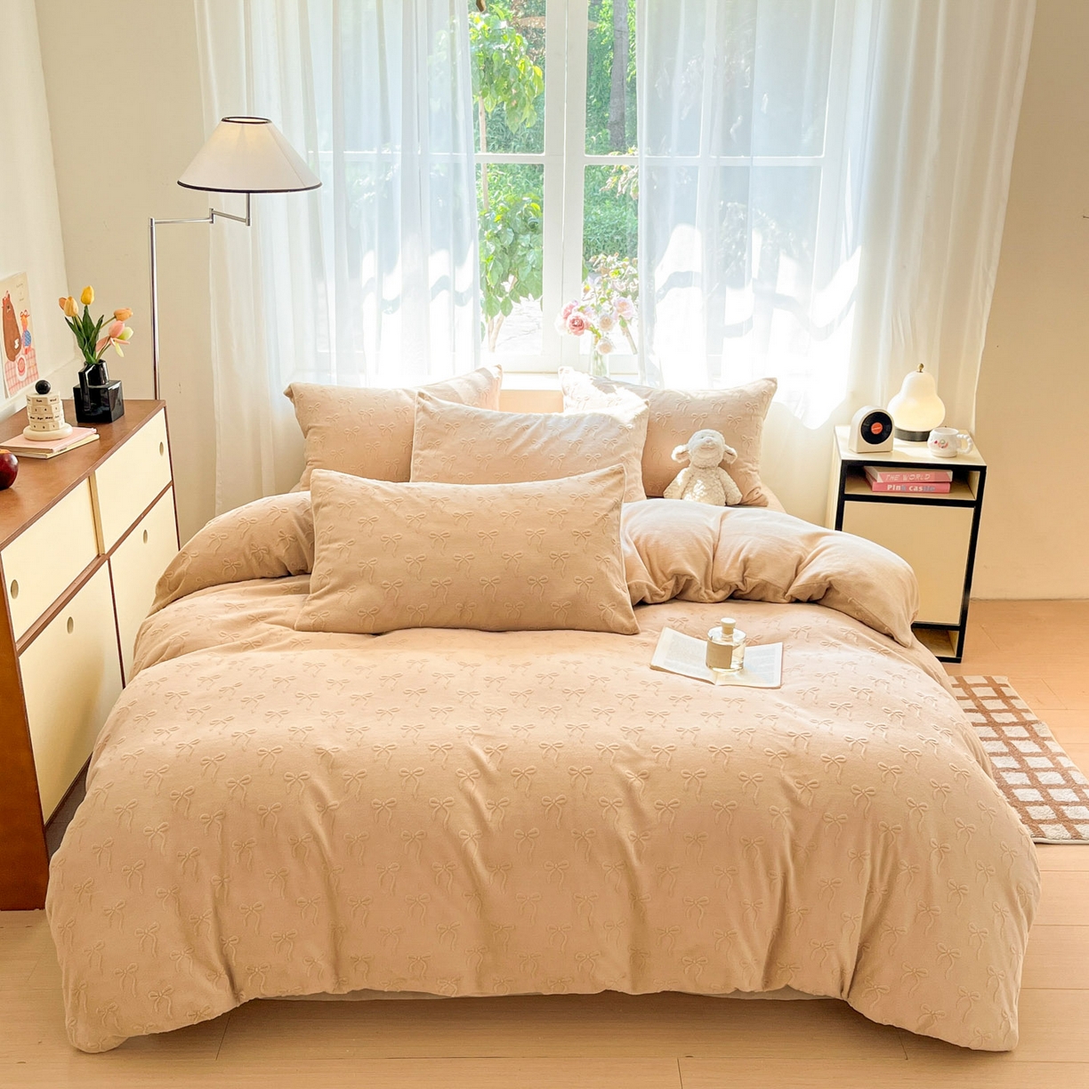 91家纺网 家纺一手货源 找家纺 绘萱家居 2025新款高克重雕花雕印纯色牛奶绒四件套双拼法莱绒珊瑚绒 甜蜜结-咖