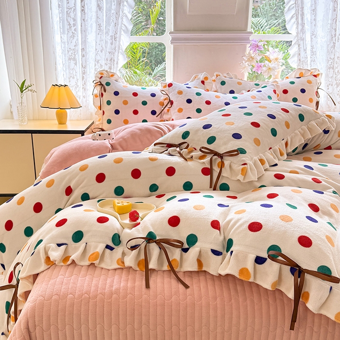 91家纺网 家纺一手货源 找家纺 韩约家纺 2025新款韩式蝴蝶结牛奶绒床盖款四件套 彩色波点