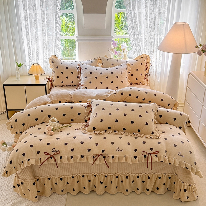 91家纺网 家纺一手货源 找家纺 韩约家纺 2025新款韩式蝴蝶结牛奶绒床盖款四件套 可心