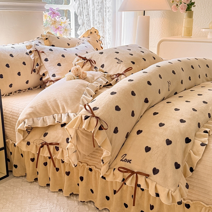 91家纺网 家纺一手货源 找家纺 韩约家纺 2025新款韩式蝴蝶结牛奶绒床盖款四件套 可心