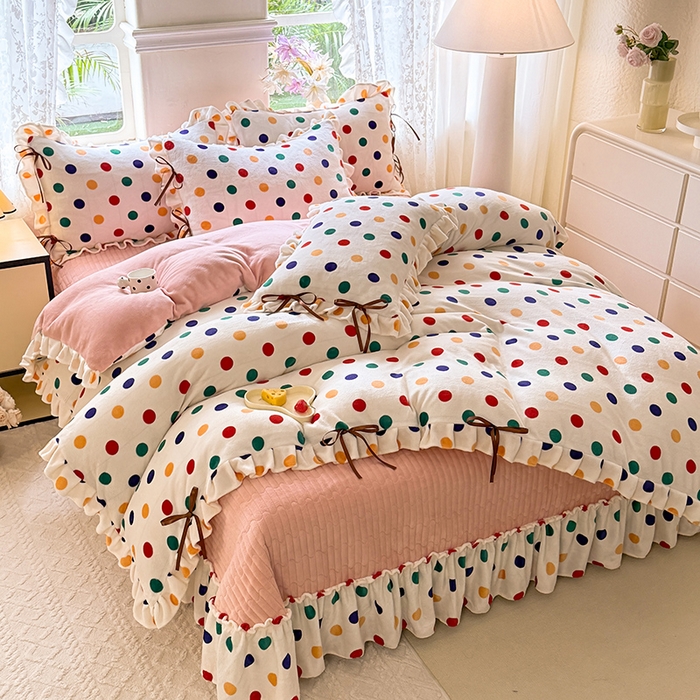 91家纺网 家纺一手货源 找家纺 韩约家纺 2025新款韩式蝴蝶结牛奶绒床盖款四件套 彩色波点