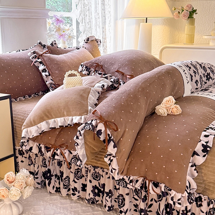 91家纺网 家纺一手货源 找家纺 韩约家纺 2025新款韩式蝴蝶结牛奶绒床盖款四件套 黛香