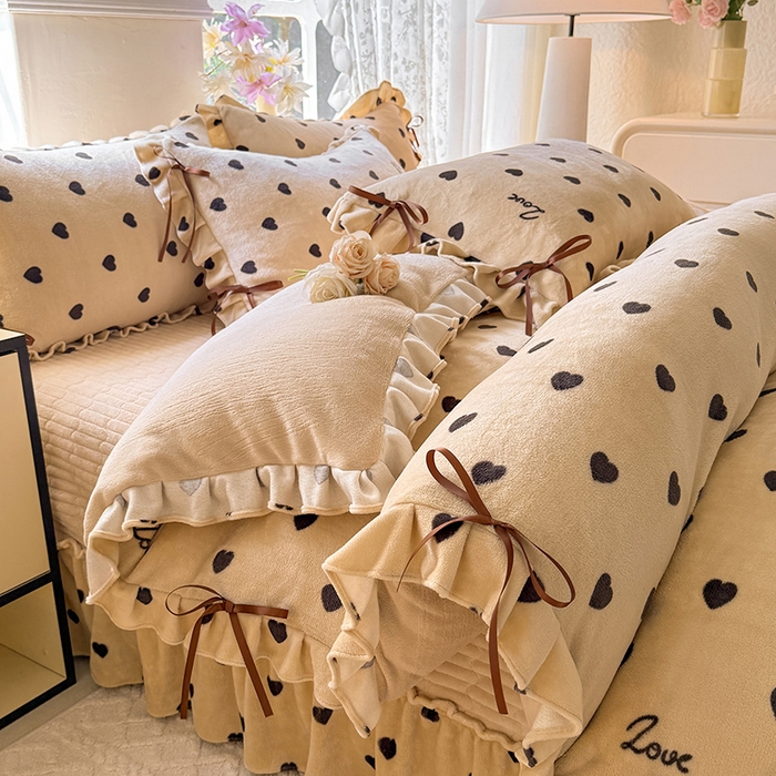 91家纺网 家纺一手货源 找家纺 韩约家纺 2025新款韩式蝴蝶结牛奶绒床盖款四件套 可心