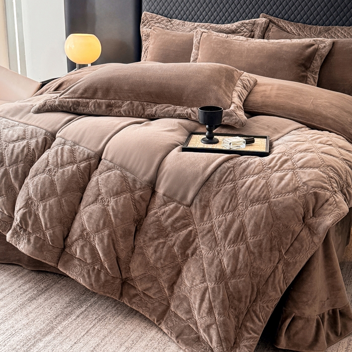 91家纺网 家纺一手货源 找家纺 保罗圣迪奥 2025新款250克全消光抗绣工艺四件套-沐凡系列二 深咖