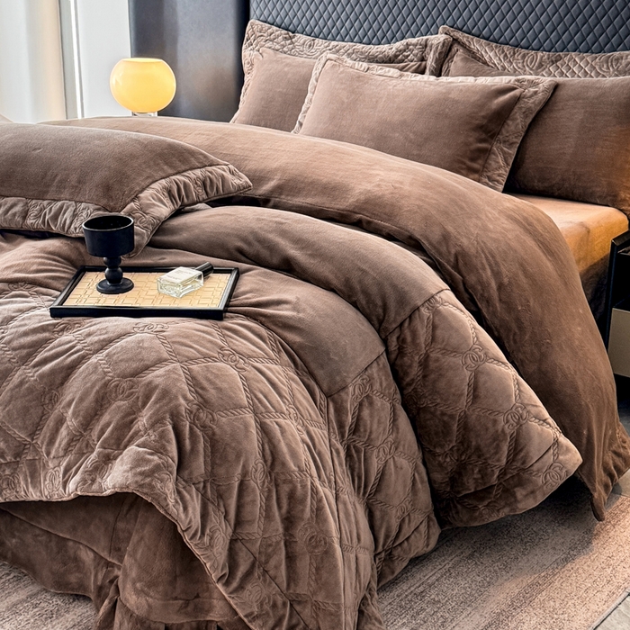 91家纺网 家纺一手货源 找家纺 保罗圣迪奥 2025新款250克全消光抗绣工艺四件套-沐凡系列二 深咖