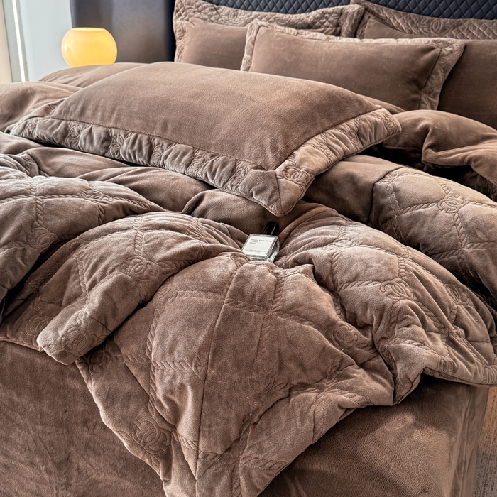 91家纺网 家纺一手货源 找家纺 保罗圣迪奥 2025新款250克全消光抗绣工艺四件套-沐凡系列二 深咖