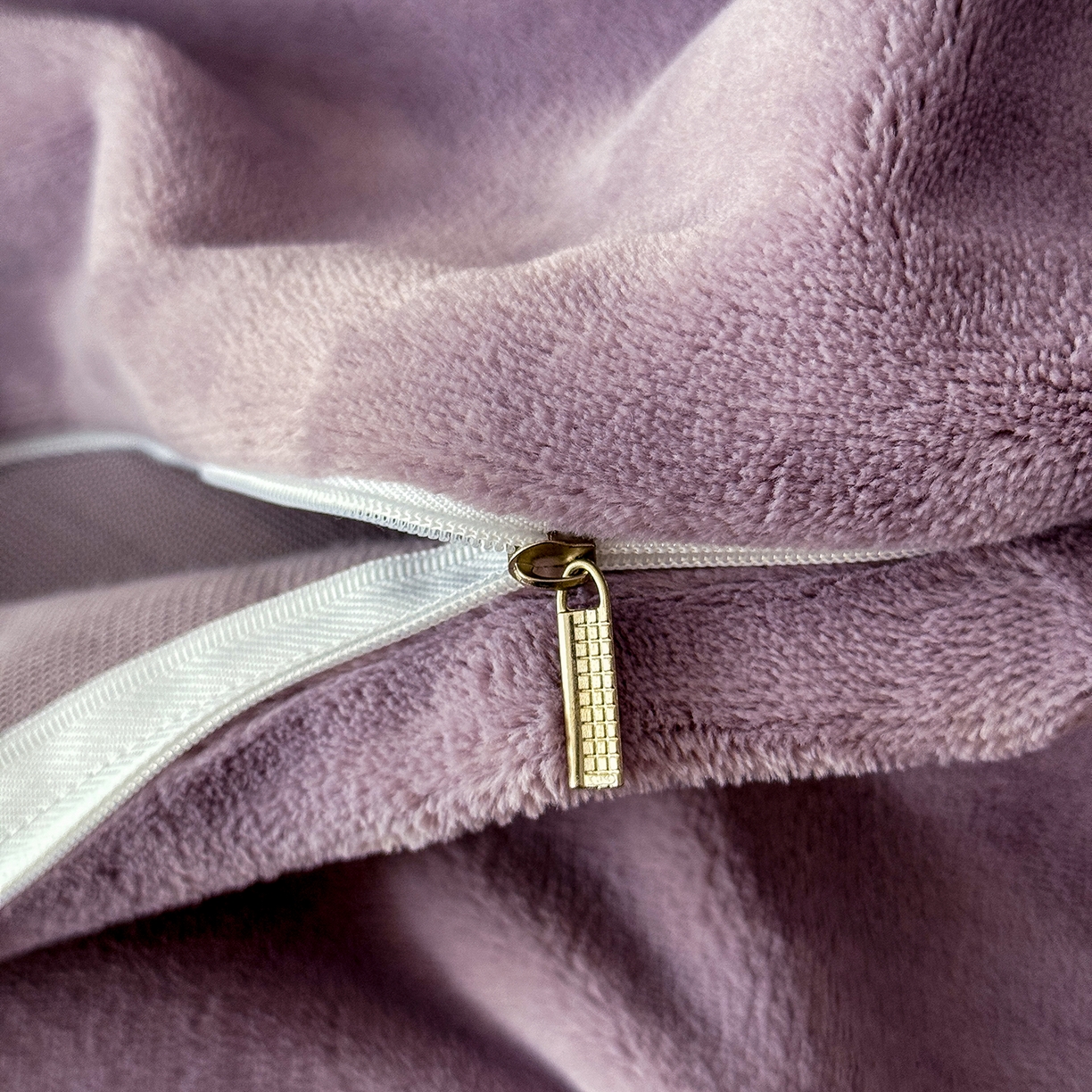 91家纺网 家纺一手货源 找家纺 保罗圣迪奥 2025新款250克全消光抗绣工艺四件套-沐凡系列二 紫色