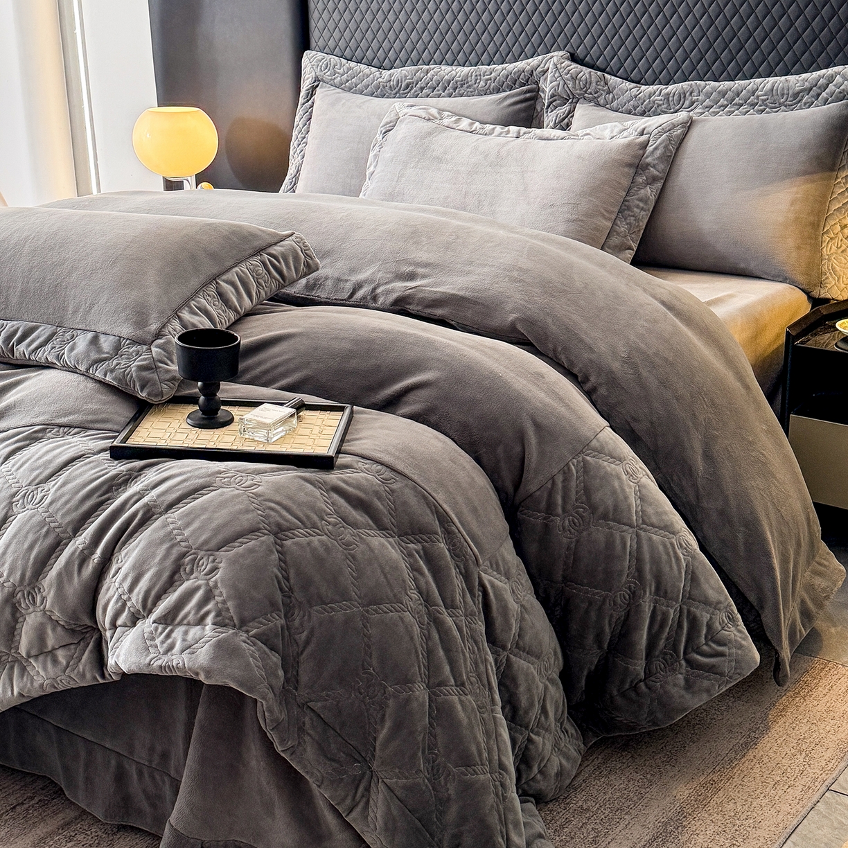 91家纺网 家纺一手货源 找家纺 保罗圣迪奥 2025新款250克全消光抗绣工艺四件套-沐凡系列二 深灰