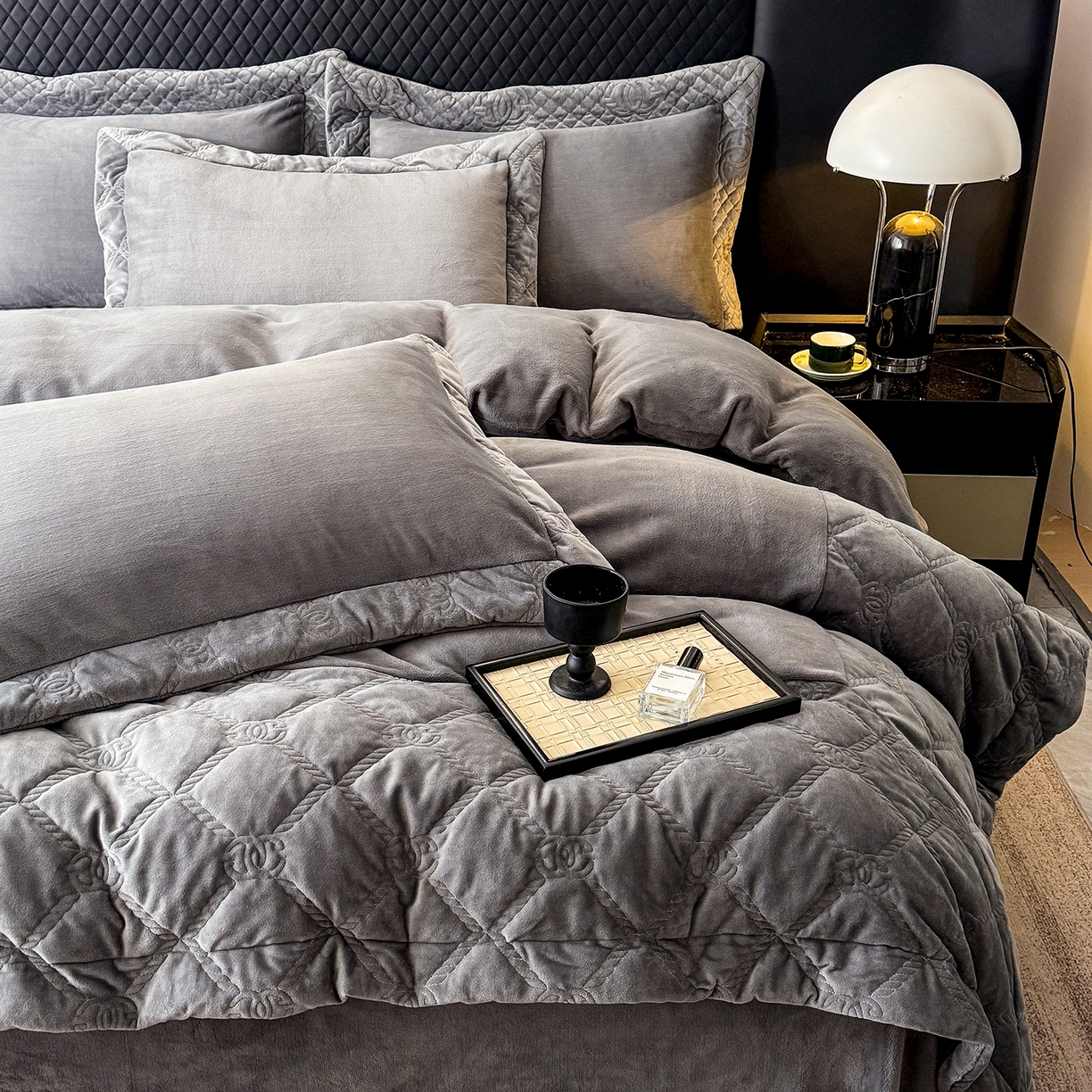 91家纺网 家纺一手货源 找家纺 保罗圣迪奥 2025新款250克全消光抗绣工艺四件套-沐凡系列二 深灰