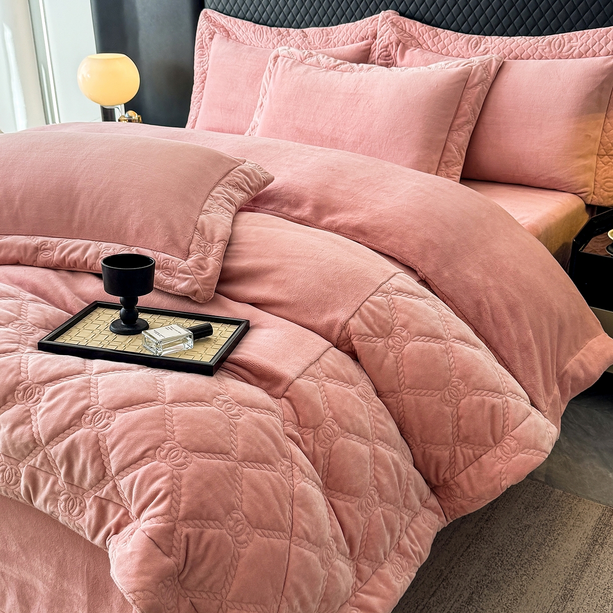 91家纺网 家纺一手货源 找家纺 保罗圣迪奥 2025新款250克全消光抗绣工艺四件套-沐凡系列二 豆沙