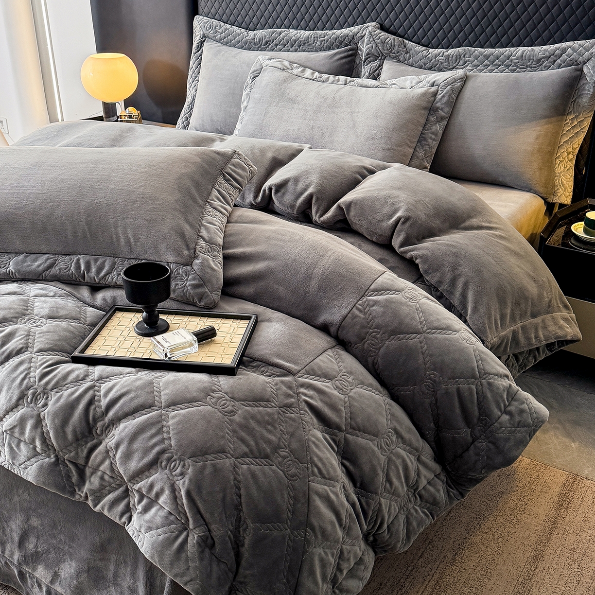 91家纺网 家纺一手货源 找家纺 保罗圣迪奥 2025新款250克全消光抗绣工艺四件套-沐凡系列二 深灰