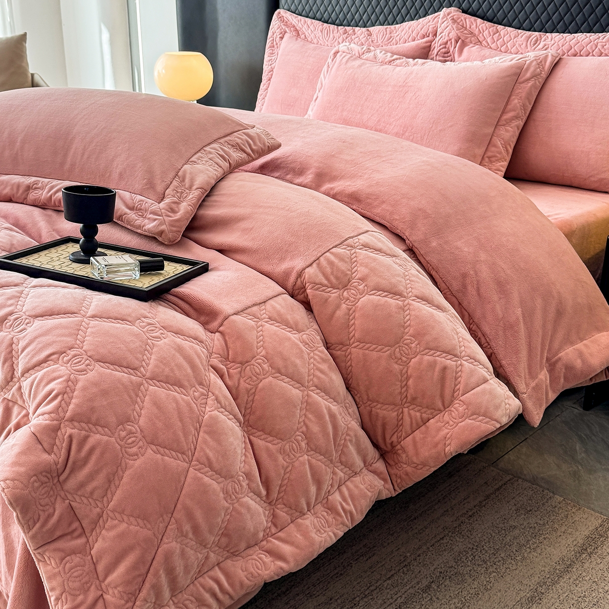 91家纺网 家纺一手货源 找家纺 保罗圣迪奥 2025新款250克全消光抗绣工艺四件套-沐凡系列二 豆沙