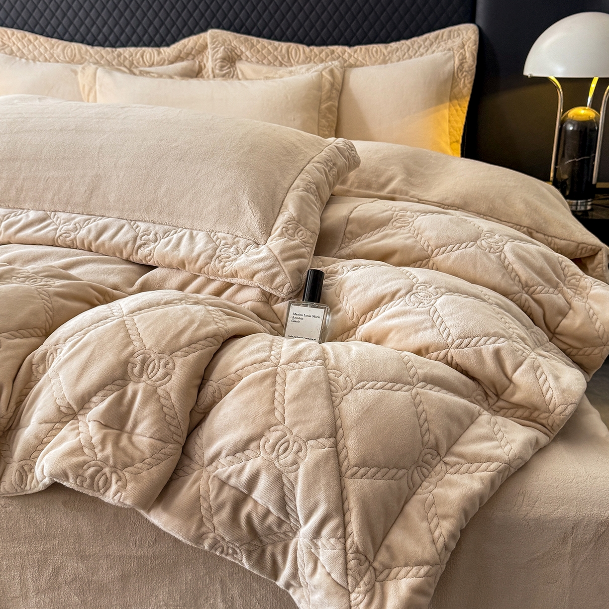 91家纺网 家纺一手货源 找家纺 保罗圣迪奥 2025新款250克全消光抗绣工艺四件套-沐凡系列二 卡其