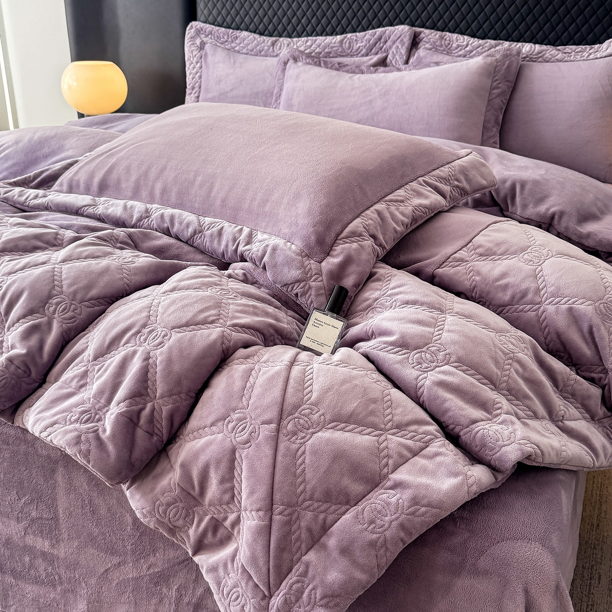 91家纺网 家纺一手货源 找家纺 保罗圣迪奥 2025新款250克全消光抗绣工艺四件套-沐凡系列二 紫色