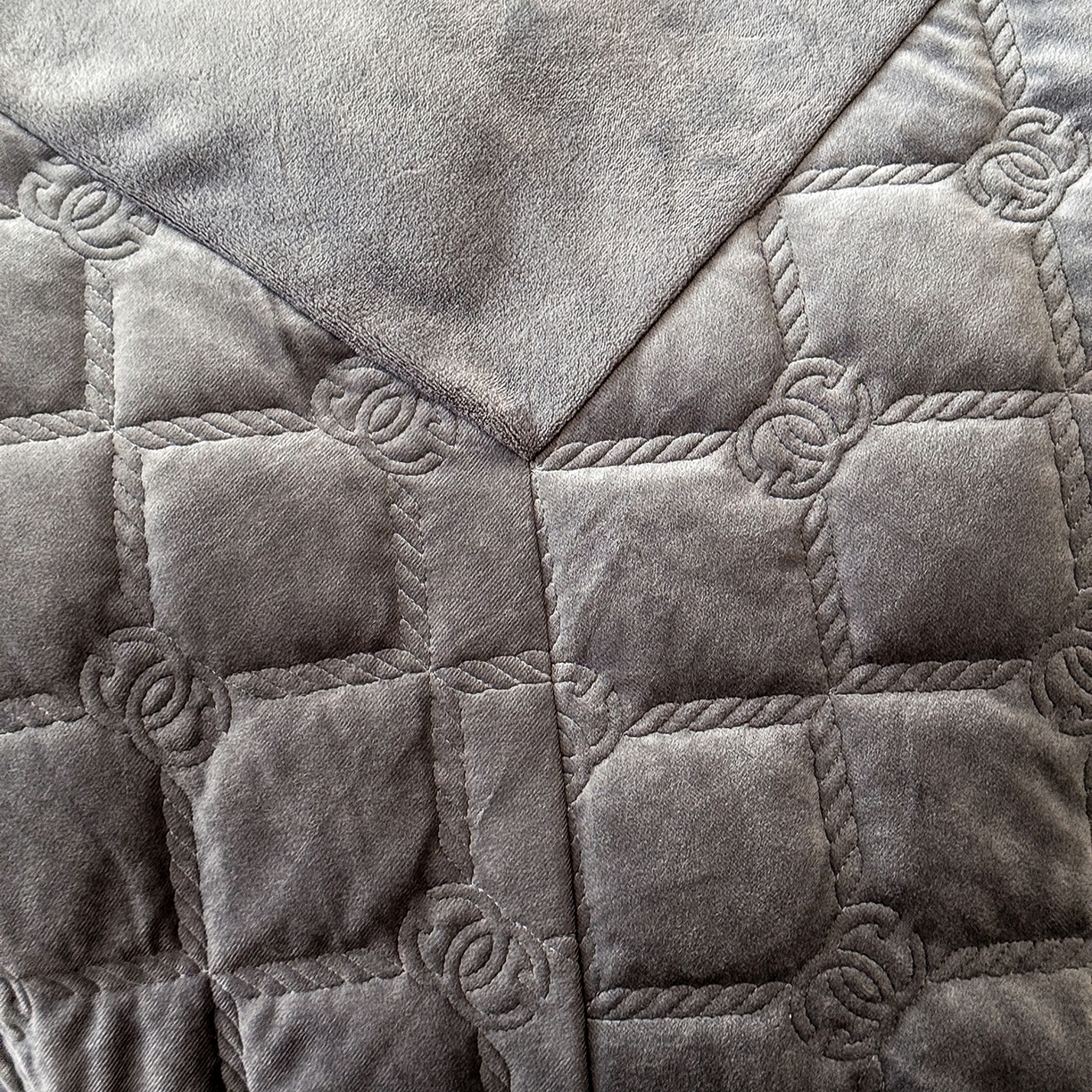 91家纺网 家纺一手货源 找家纺 保罗圣迪奥 2025新款250克全消光抗绣工艺四件套-沐凡系列二 深灰