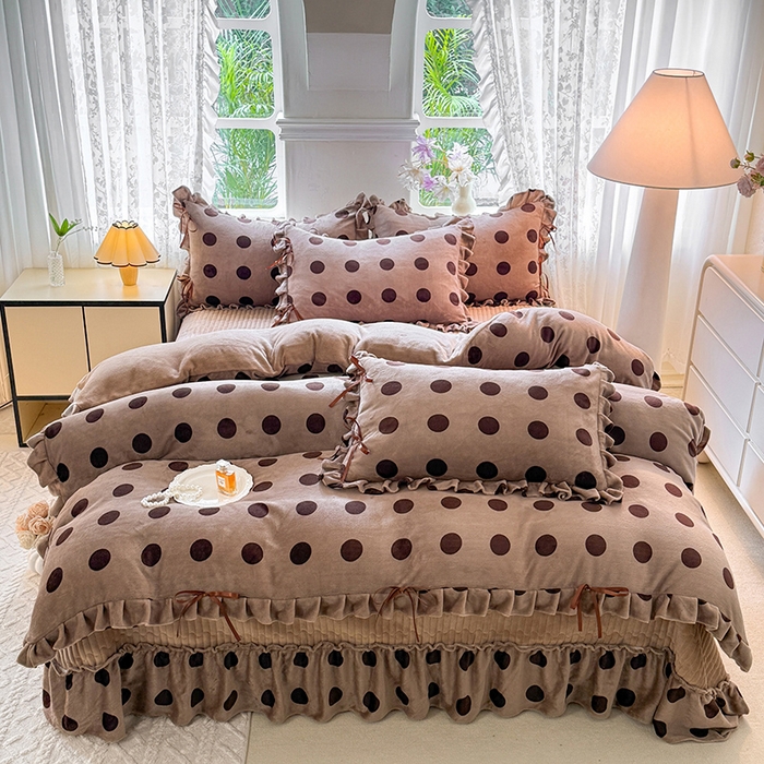 91家纺网 家纺一手货源 找家纺 韩约家纺 2025新款韩式蝴蝶结牛奶绒床盖款四件套 圆梦咖