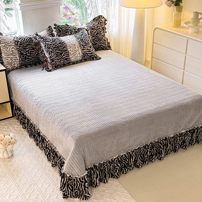 91家纺网 家纺一手货源 找家纺 韩约家纺 2025新款韩式蝴蝶结牛奶绒床盖款四件套 斑马纹