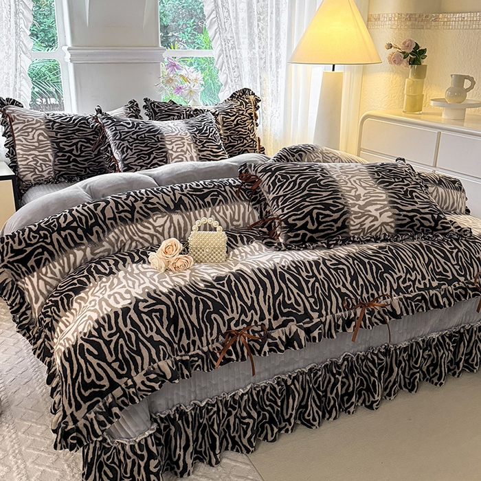 91家纺网 家纺一手货源 找家纺 韩约家纺 2025新款韩式蝴蝶结牛奶绒床盖款四件套 斑马纹