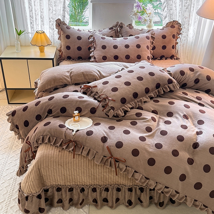 91家纺网 家纺一手货源 找家纺 韩约家纺 2025新款韩式蝴蝶结牛奶绒床盖款四件套 圆梦咖