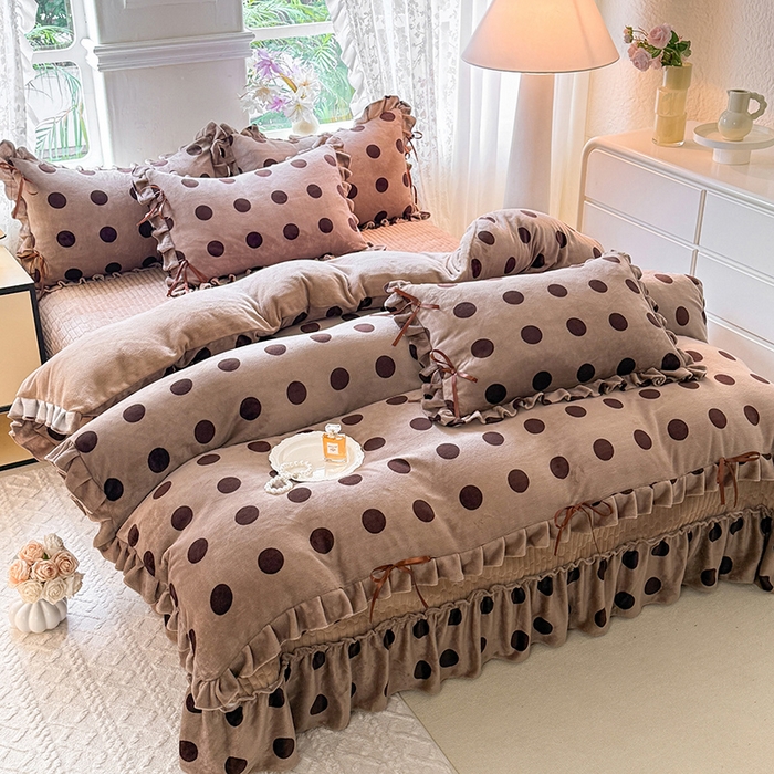 91家纺网 家纺一手货源 找家纺 韩约家纺 2025新款韩式蝴蝶结牛奶绒床盖款四件套 圆梦咖